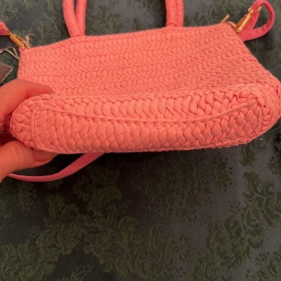 Crossi NWT pink woven straw handbag with handles and removable crossbody strap - Picture 3 of 12